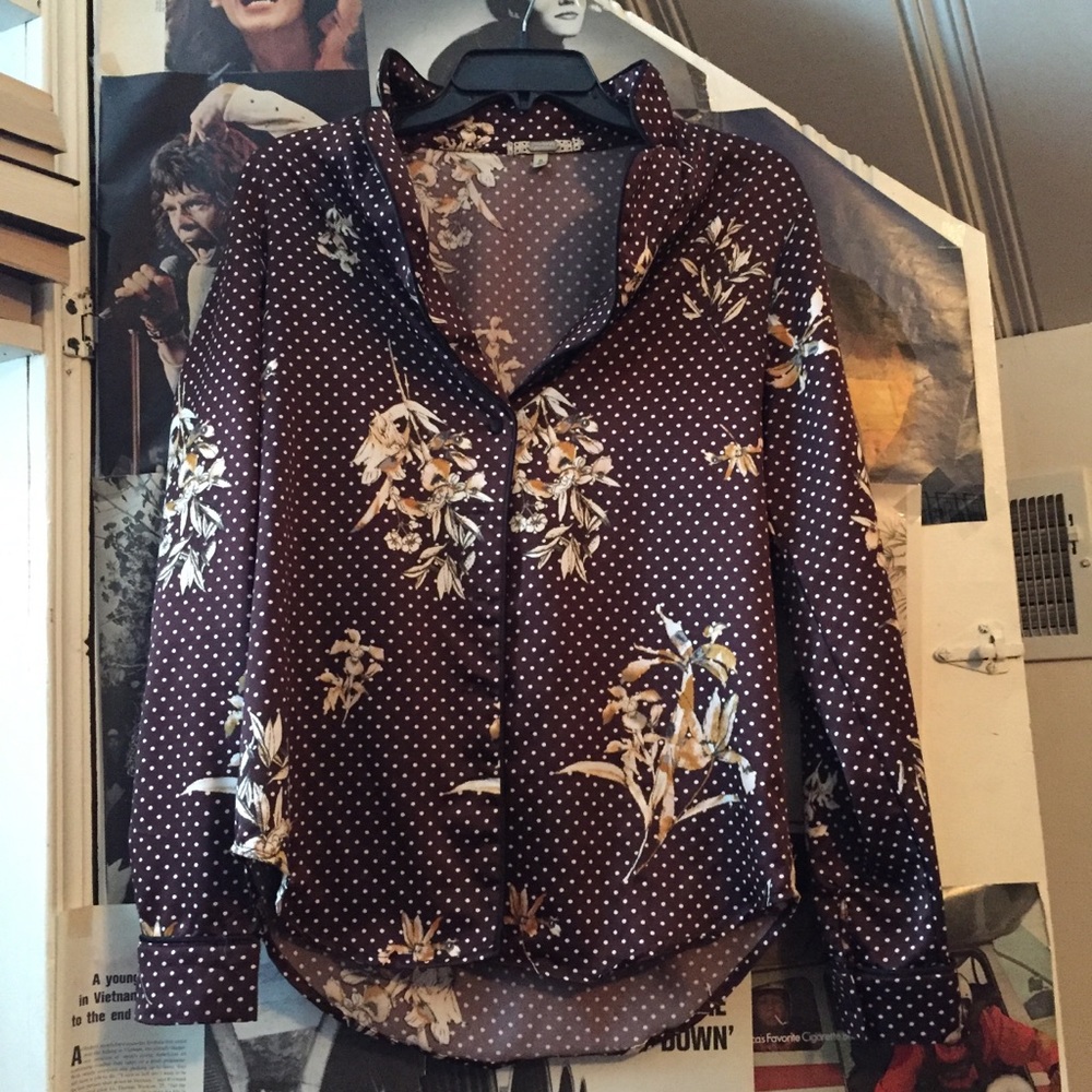 GIMMICKS BY BKE LOUNGE BUTTON UP EDGY SIZE SMALL
